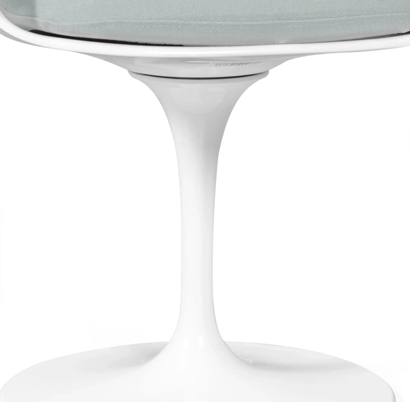 Silla de diseño con brazos- Tulip chair