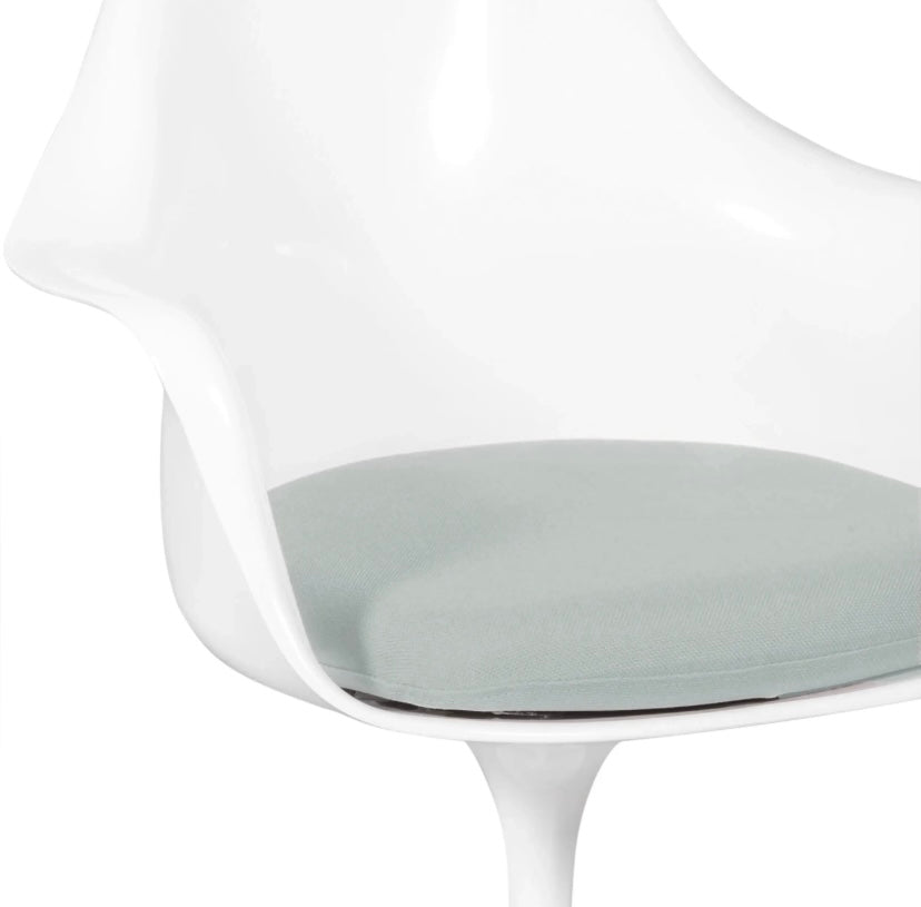Silla de diseño con brazos- Tulip chair